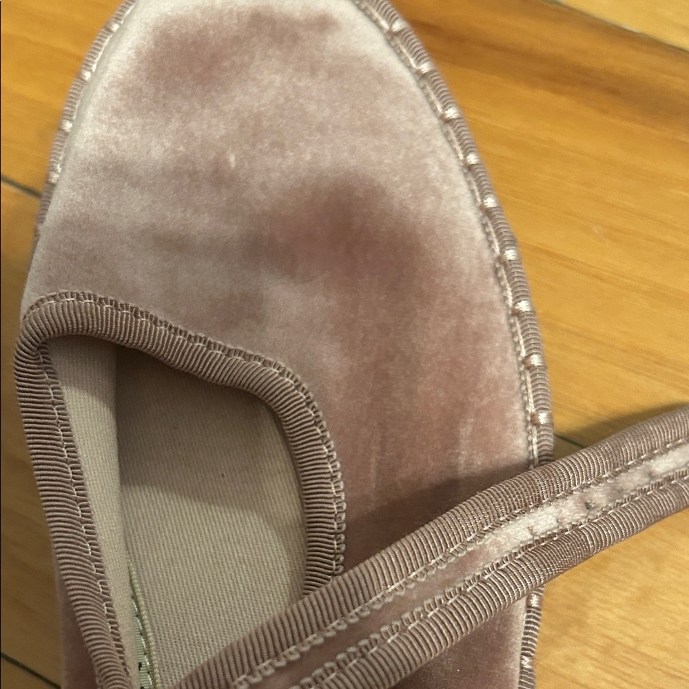 Chic Velvet Mary Jane Ballerina Flats in Soft Dusty Rose Pink - Picture 3 of 8
